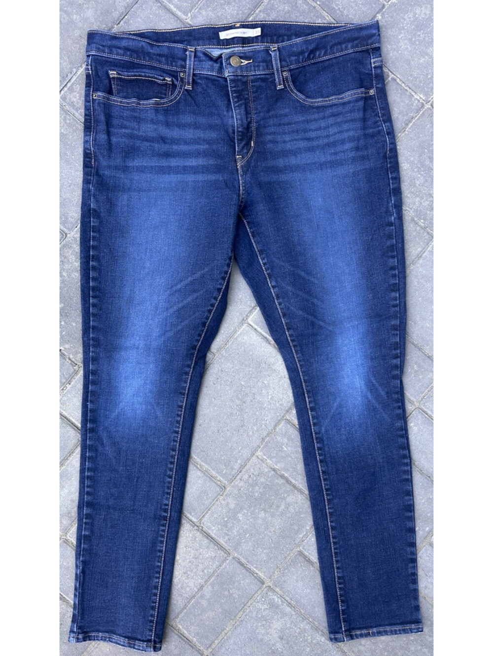 Levi’s Women’s 311 Shaping Skinny Denim Blue Jeans 33W x 30L Light Thigh Fade